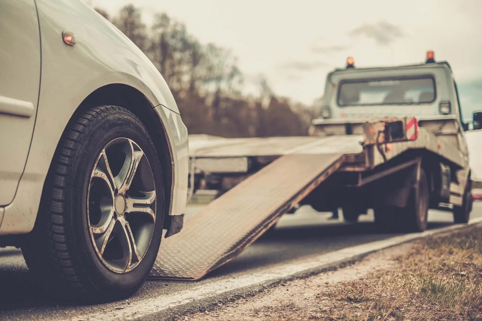 Traslado de coches de alta gama con seguro específico en Málaga